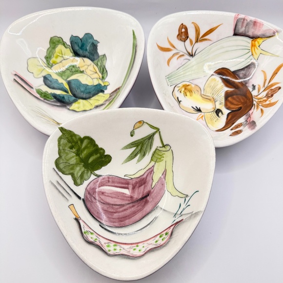 Vintage Mancioli Italian pottery footed bowl with 3 matching small bowls. - Picture 9 of 11